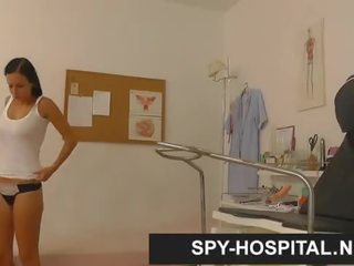 Spiegs kamera slimnīca gyno medicīnas studenti practitioner pārbaude vāvere