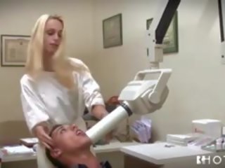 Zierlich blond dentists ficken sie auftraggeber wild